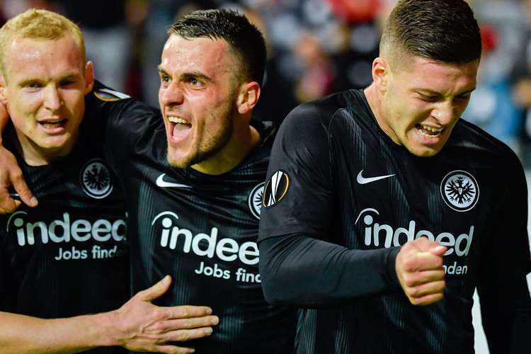 奥格斯堡客场战胜对手，继续保持不败记录的简单介绍