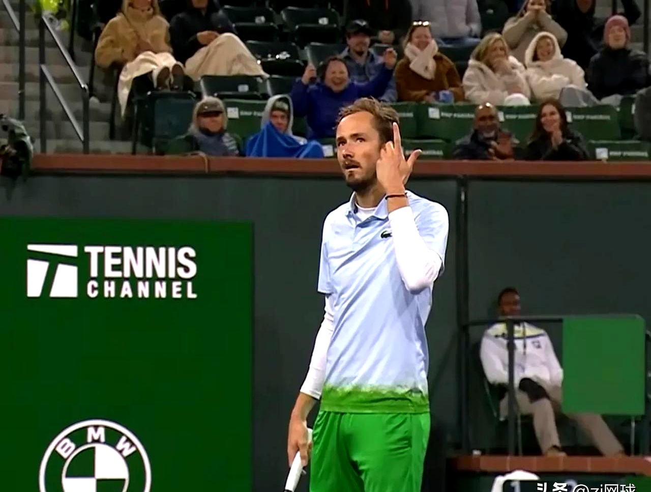 阿扎伦卡意外战胜瑞士队，刷新纪录引爆全场！